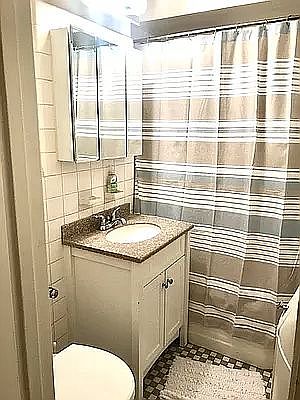 5th image of 140 E 56th St APT 3