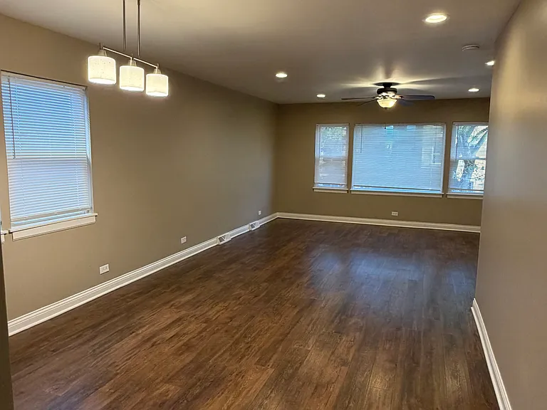 2316 W Arthur Ave #2 — Photo 5