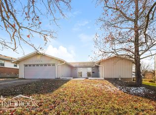 1179 Ironstone Dr, Cincinnati, OH 45240