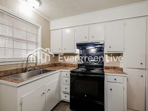 5th image of 205 Larado Dr