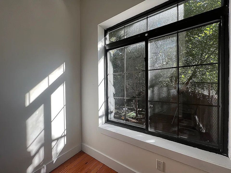 1st image of 218 Boerum St APT 1R