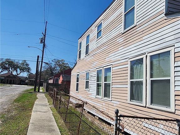 3rd image of 3650 Clermont Dr