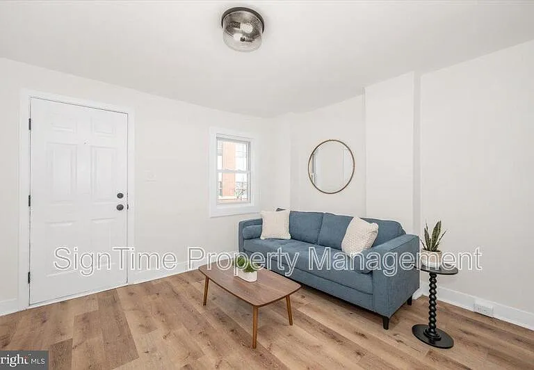 138 E South St — Photo 5
