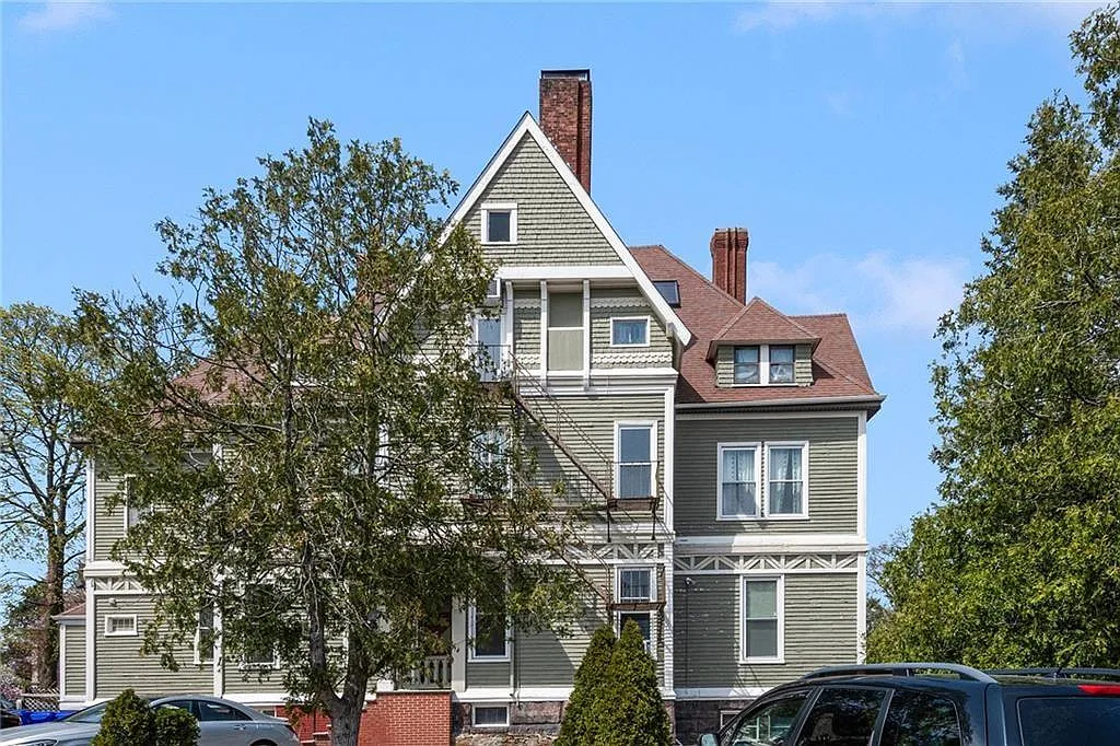 John H. Congdon Condo — Photo 3