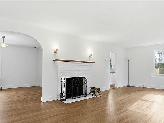 4th image of 12 Summit Blvd