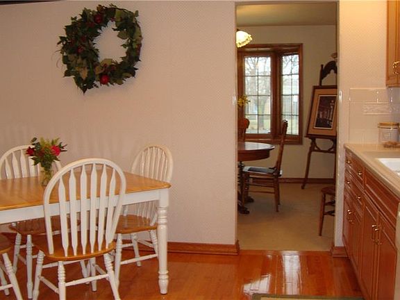 5th image of 130 Nagel Dr