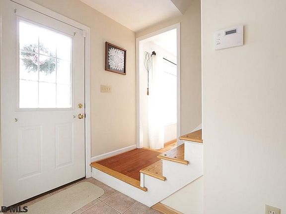 4th image of 25 N Barkway Ln