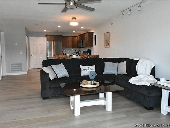 3rd image of 1481 Ledges Dr Unit 812