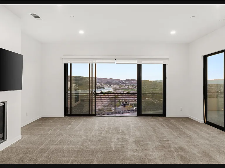 350 Solitude Peak Ln — Photo 8