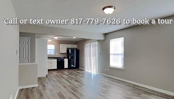 3rd image of 1352 Lake Meadow Dr