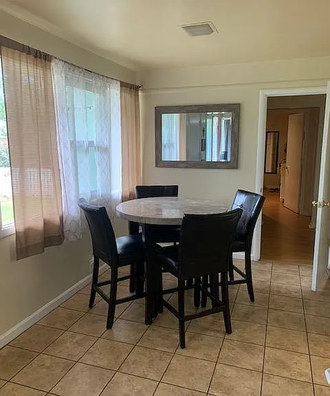 601 Kindred Ln #A — Photo 2