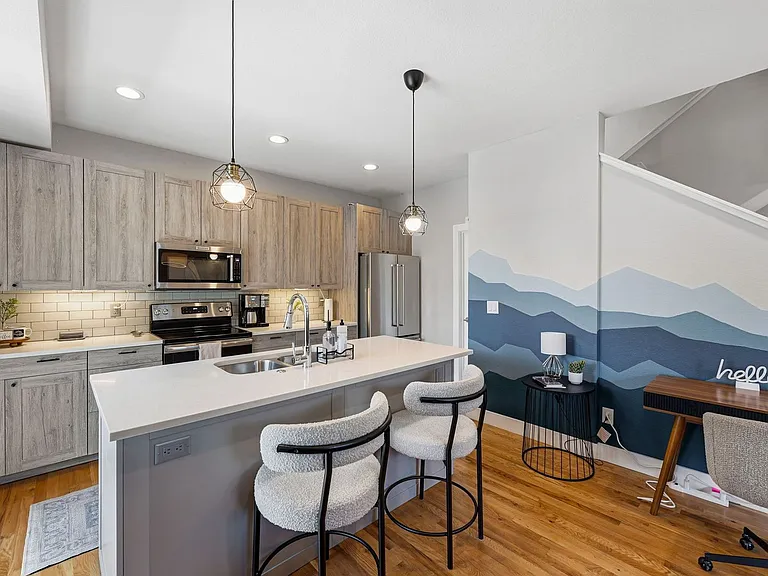 1731 Irving St #105 — Photo 23