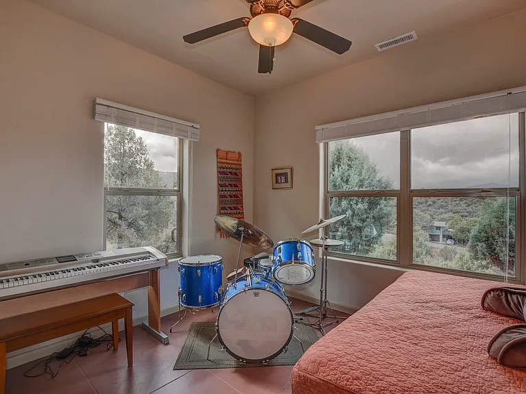210 Jacob Ln — Photo 31