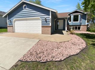 4984 S Park Dr, Savage, MN 55378
