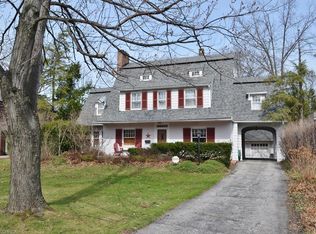 12705 Cedar Rd, Cleveland Heights, OH 44106