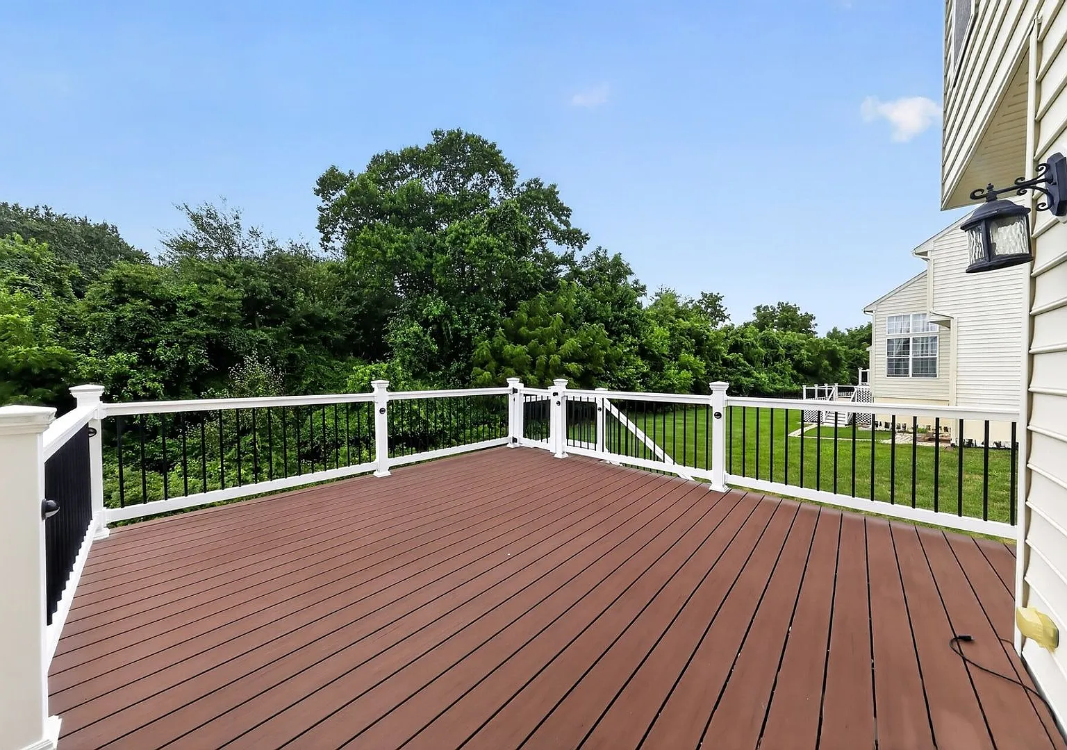 Spacious 4BR House in Middletown — Photo 2