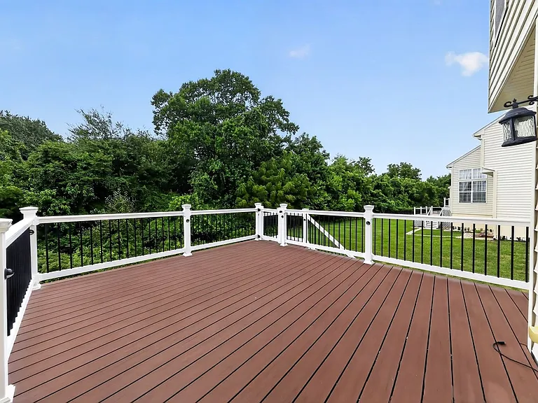 110 Plymouth Pl — Photo 2