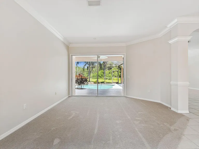 6815 Honeysuckle Trl — Photo 20