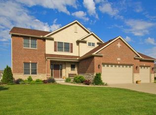 5568 Julie Ann Rd, Bettendorf, IA 52722