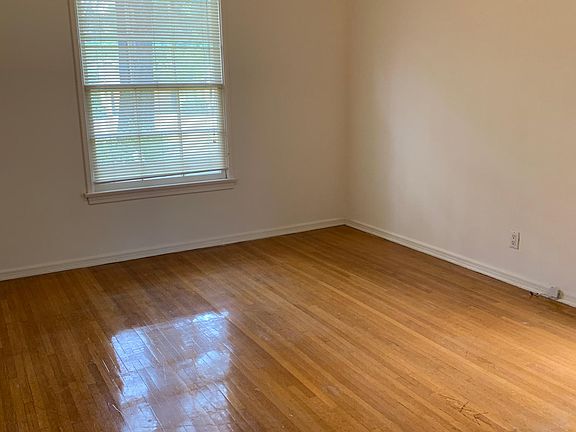 5th image of 4727 Cahuenga Blvd