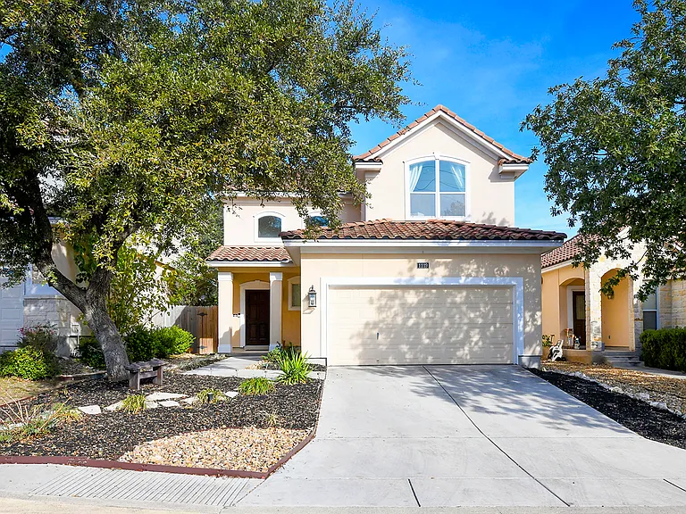 1119 Pinnacle Fls — Photo 1