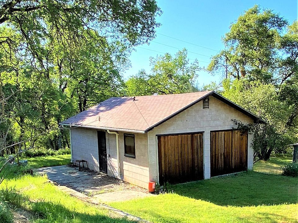 1st image of 410 Oak Pl