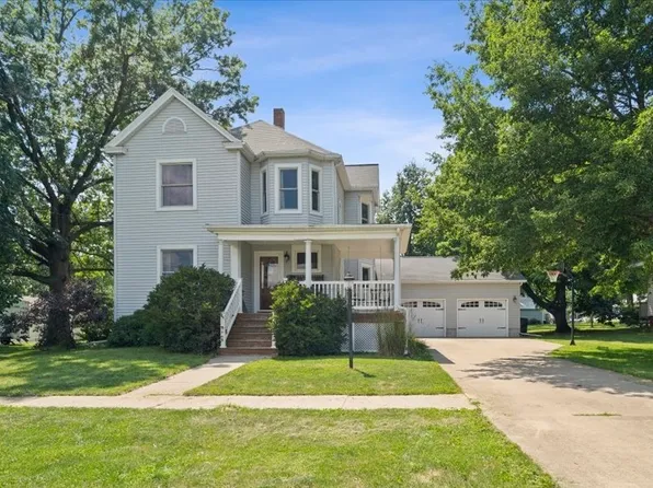 360 S Elm St, El Paso, IL 61738