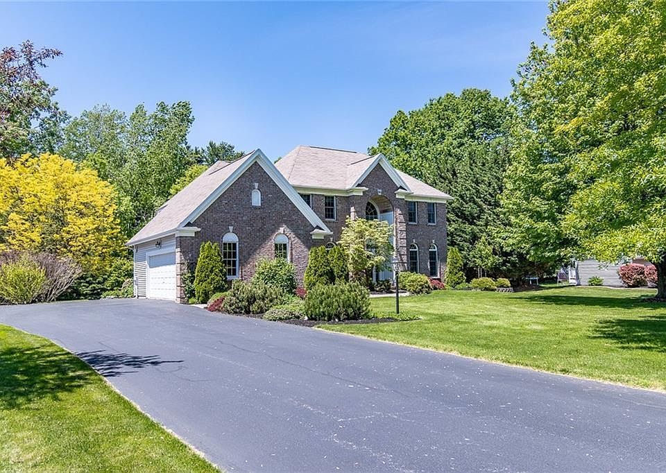 1st image of 563 Dunnbridge Dr