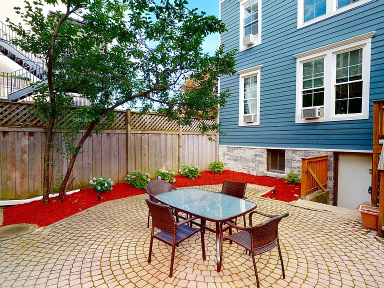 700 W Schubert Ave #1R — Photo 4