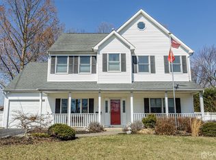 33 Constable Rd, Kendall Park, NJ 08824