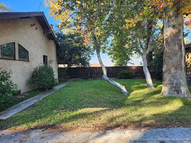 421 E Belle Ter — Photo 8