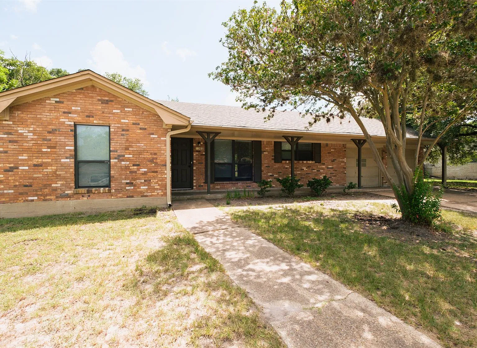 1302 Glade — Photo 4