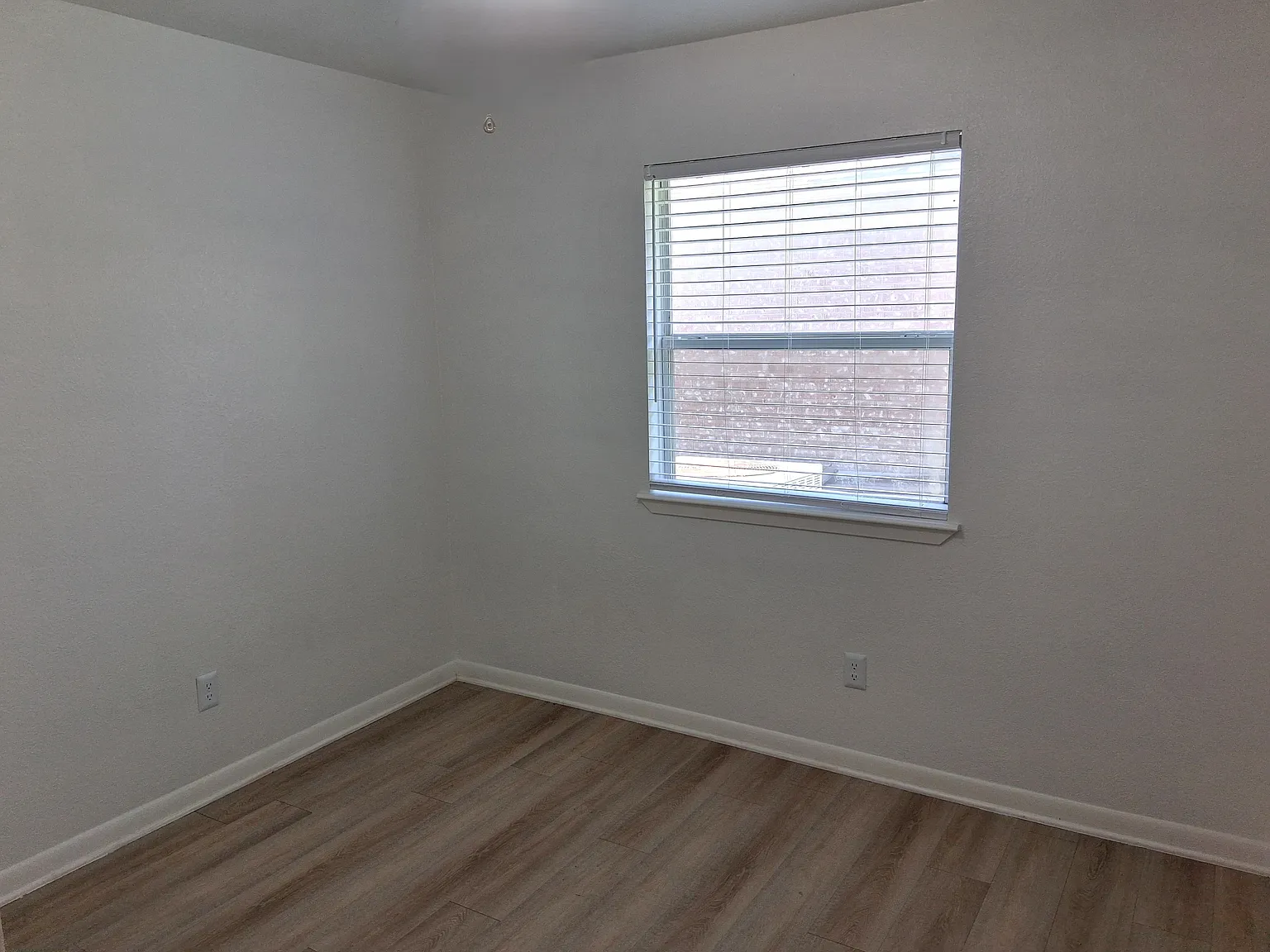 418 Cottonwood - 1 — Photo 2