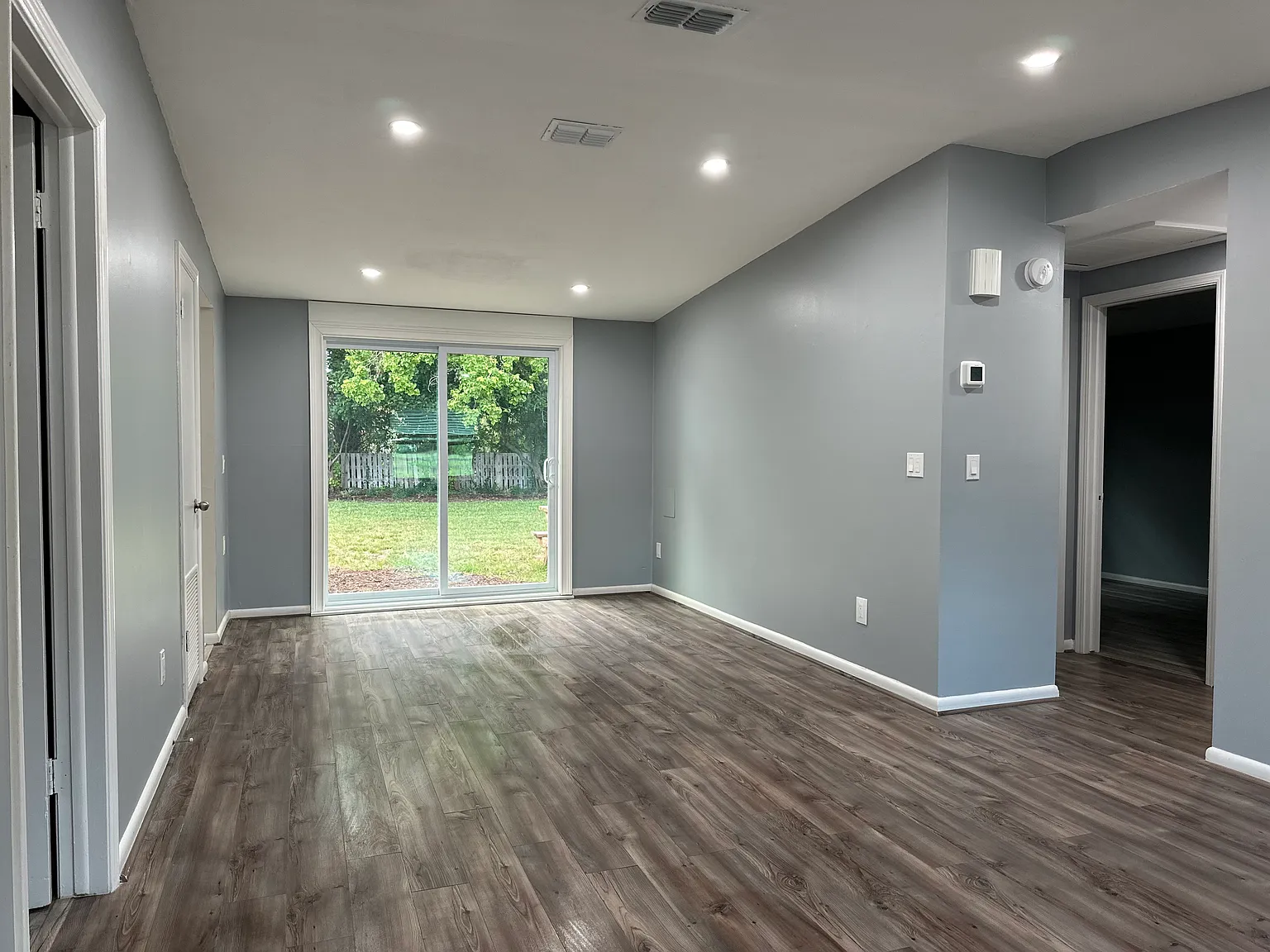 3 bed, 1014 sqft, $2,500 — Photo 4