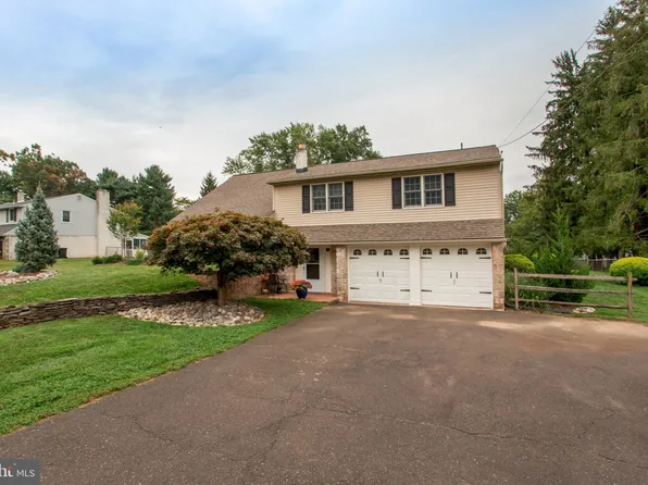 40 Longview Dr, Churchville, PA 18966