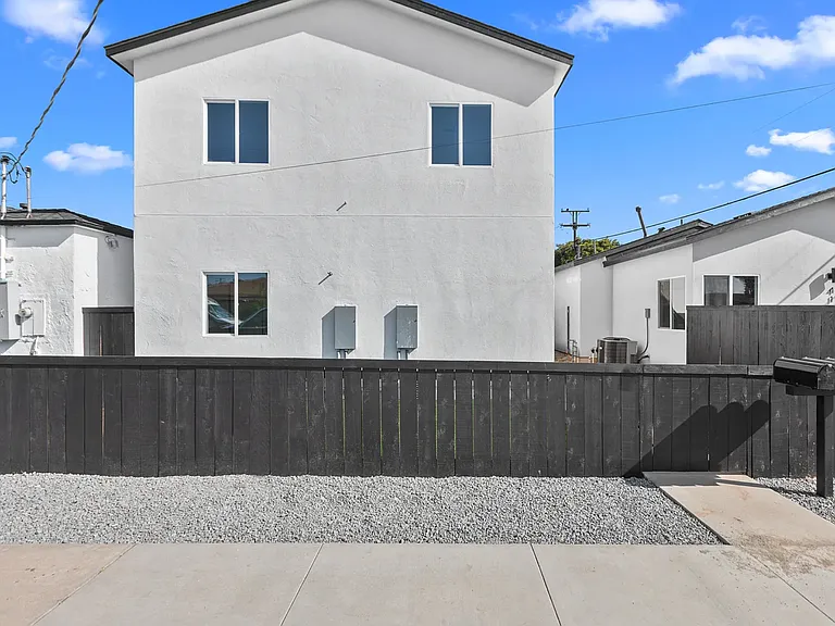 4104 F St #2 — Photo 4