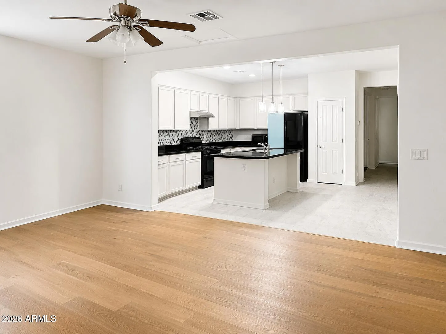 5 bed, 3.0 bath, 2744 sqft, $3,500 — Photo 4