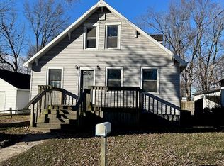 817 N 34th St, Mattoon, IL 61938