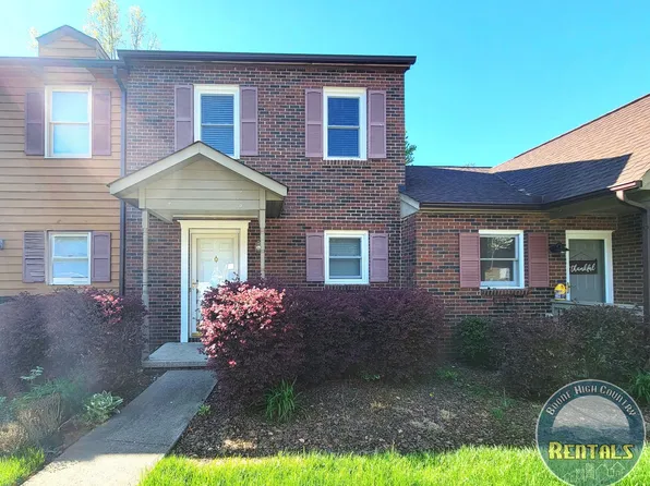 1254 Camelot Ct NE, Lenoir, NC 28645