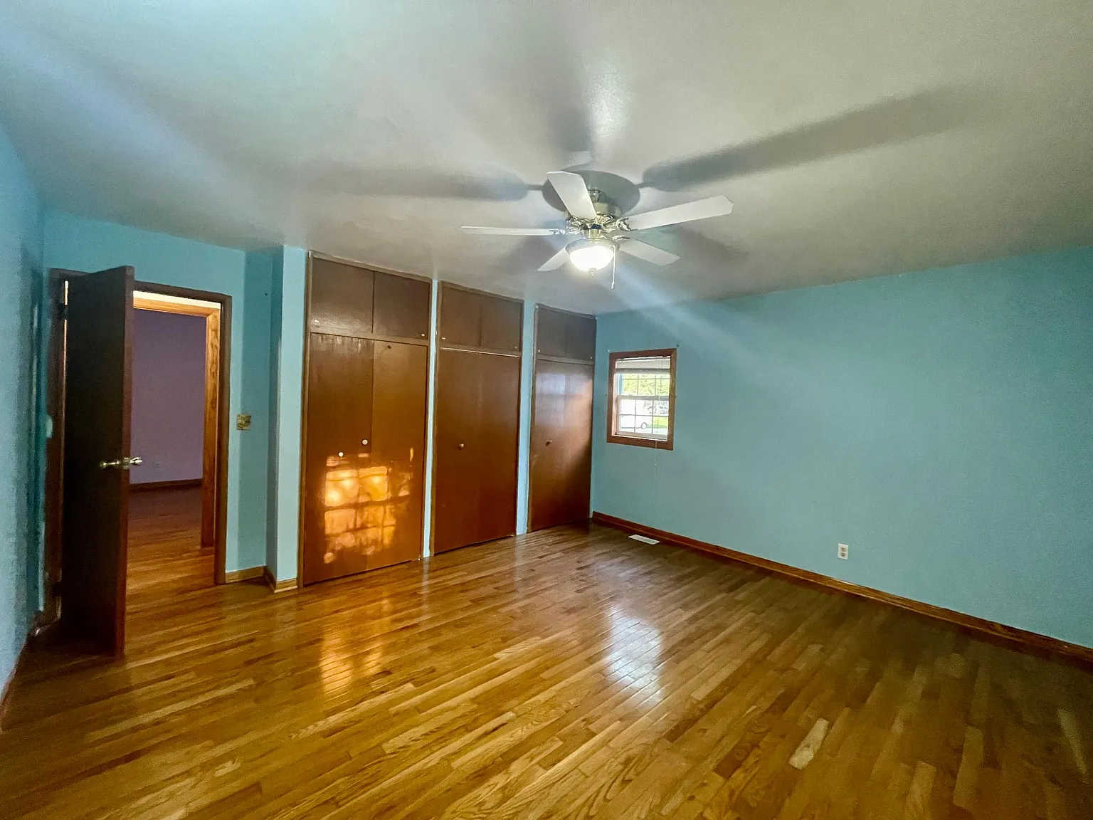903 Stratford Dr — Photo 3