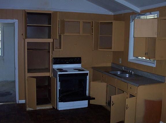2nd image of 124 Boyce Ct