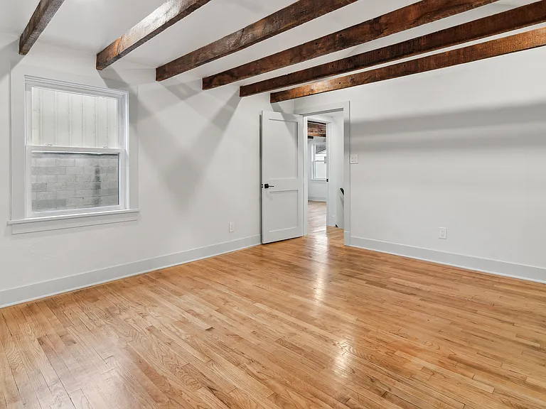 317 James St — Photo 17
