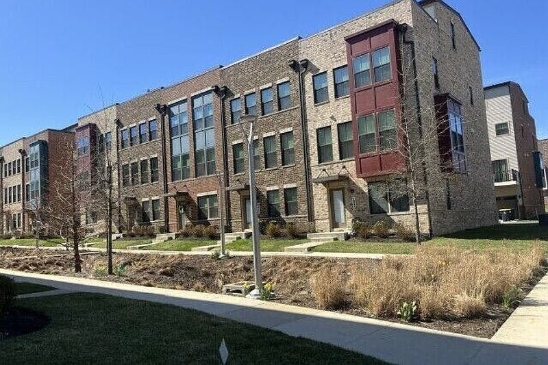 1st image of 2820 Lewis Ave