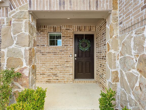 4th image of 321 Glenwick Ln