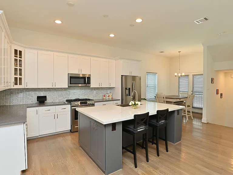 1117 W 16th St #C — Photo 36