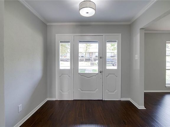 3rd image of 1702 British Blvd
