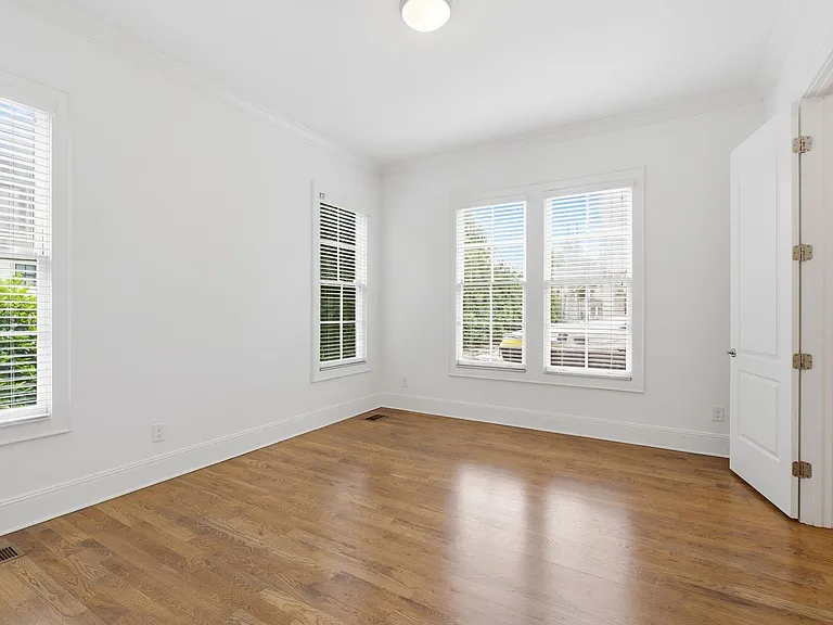 404 Woodmont Hall Pl — Photo 26