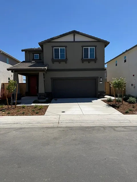 2915 Porcelain St