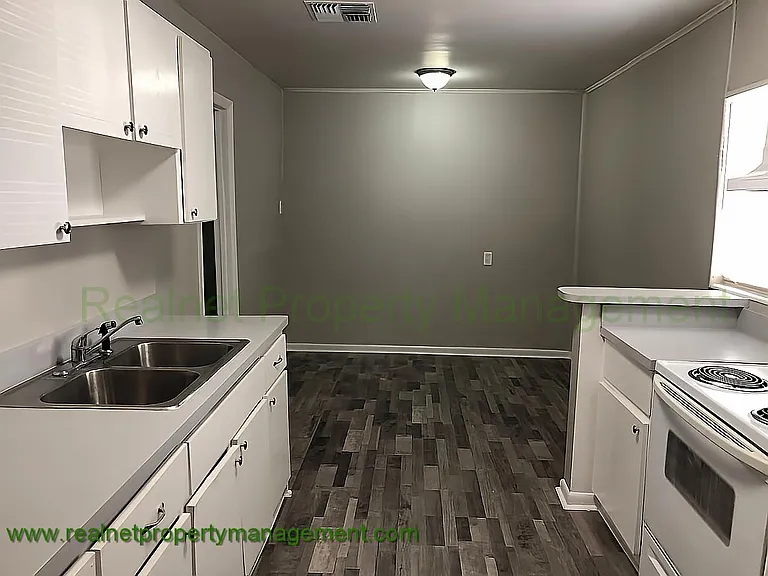 1202 E Linebaugh Ave — Photo 3