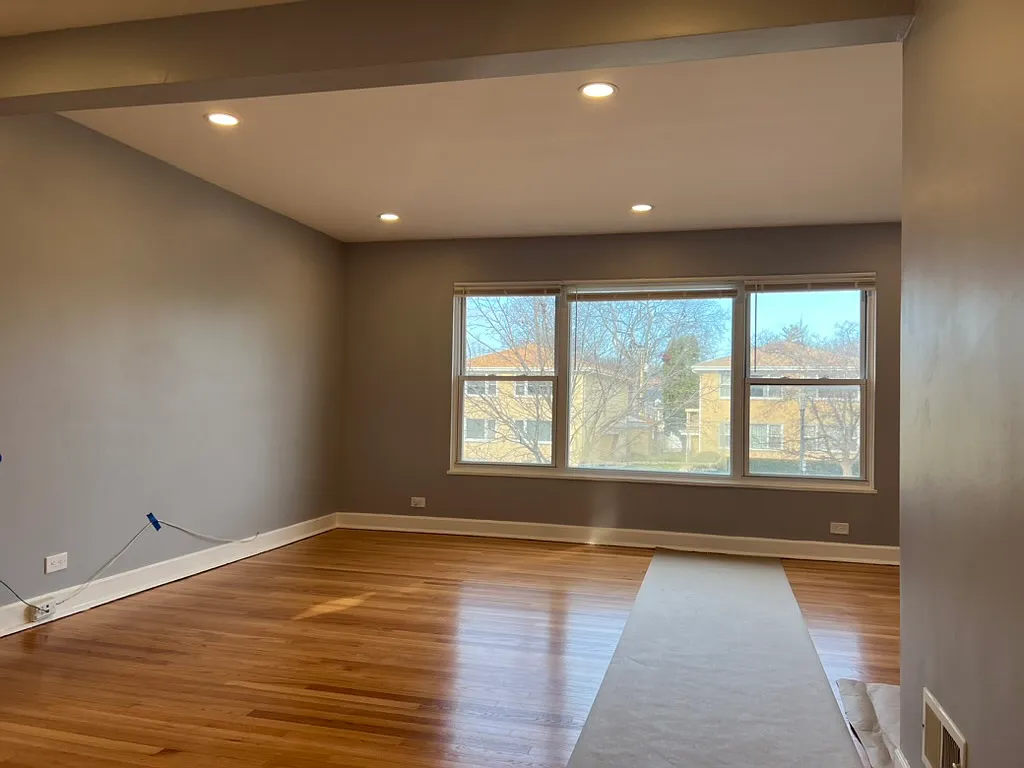 3 bed, 1100 sqft, $2,650 — Photo 2